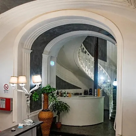 Ranieri Hotel